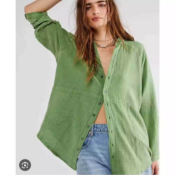 Free People Daydream Buttondown Shirt Size Medium NWT